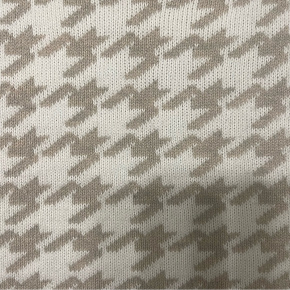 Jessica Simpson Sweater Vest - Picture 6 of 9